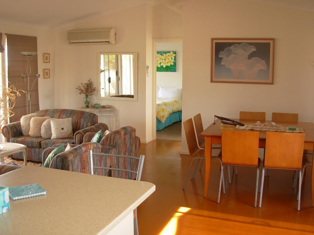 Linger Longer Cottages Port Elliot Habitación foto